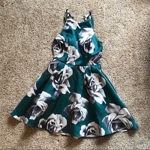 Floral dress in great condition